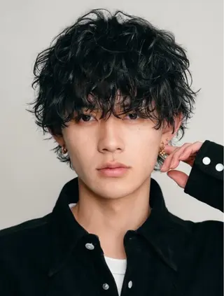 パーマ メンズ 中谷海里/フェザー パーマ/スパイキーのヘアスタイル