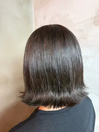 カラー 岩崎 郁音のヘアスタイル