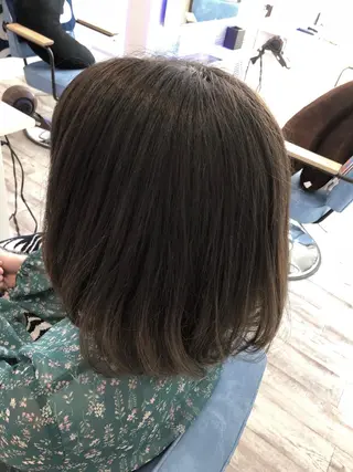 ショート カラー 白井 つづりのヘアスタイル