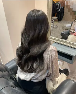 カラー yui🩶 Lita  4Fのヘアスタイル