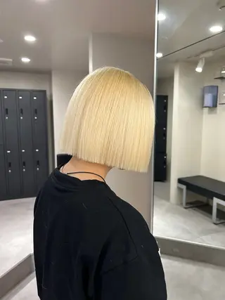 ショート カラー Maya川越/ エクステ/ハイトーンのヘアスタイル