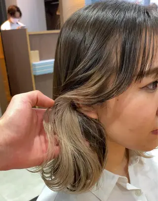 ミディアム カラー 横尾 歩のヘアスタイル