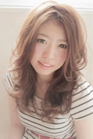 ロング HANA Hair Produceのヘアスタイル