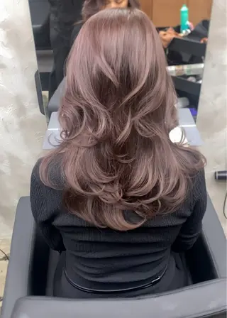 セミロング カラー ハイライト、レイヤー カット/西梅田/中西のヘアスタイル