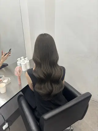 ロング カラー Core茶屋町 HINATAのヘアスタイル