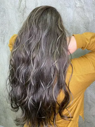 セミロング カラー 寺門 拓馬のヘアスタイル