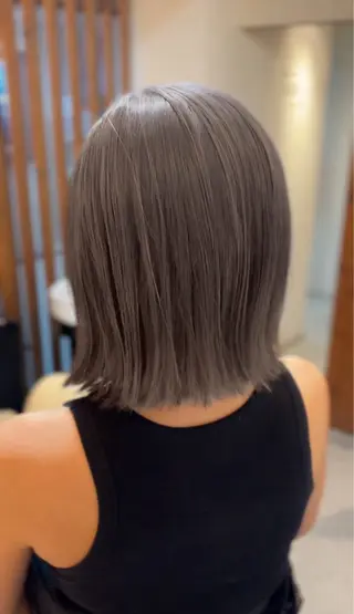 カラー 入田 萌香のヘアスタイル