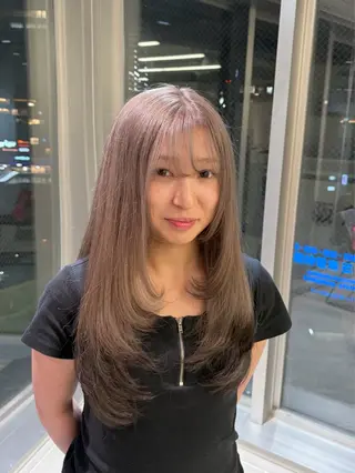 ロング カラー EIGHT ／SHU🩶のヘアスタイル
