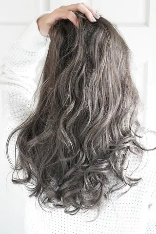 ミディアム EIGHT plum TOKIOリミテッドのヘアスタイル