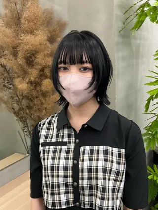 ミディアム イツク ⚡️ ルーツ/ハイトーンのヘアスタイル