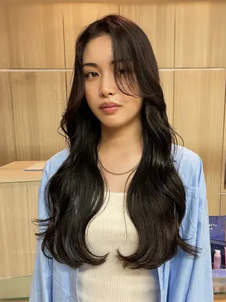 ロング カラー SHIN🌿柏美容師 レイヤーボブカラーのヘアスタイル