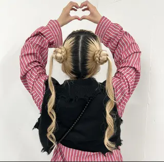 ロング ヘアアレンジ 🫧‪Ameri🫧 Emma ecoleのヘアスタイル