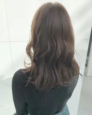 ミディアム カラー SUZUKA .のヘアスタイル