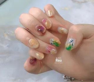 ミディアム ネイル Blowe ニュアンスのネイルデザイン