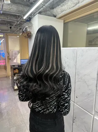ロング カラー MOMOKA🍑プル エクステ・ハイトーンのヘアスタイル