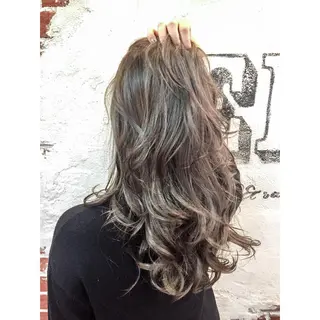 ミディアム EIGHT plum TOKIOリミテッドのヘアスタイル
