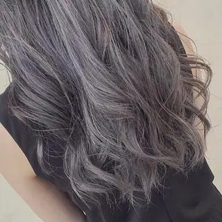 カラー ミヤワキ モモコのヘアスタイル