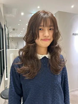 セミロング カラー オリーブベージュ/ ブリーチなし透明感のヘアスタイル