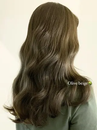 ロング カラー 落合希 Olivebeigeのヘアスタイル