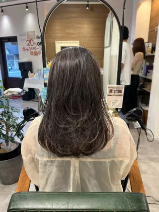 セミロング カラー 透明感カラー 🫧ゆうしん/平尾のヘアスタイル