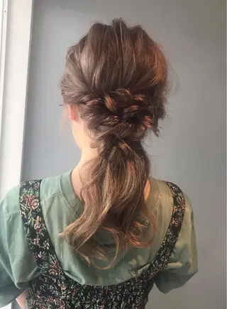 セミロング カラー ヘアアレンジ lani ブリーチ /ダブルカラーのヘアスタイル