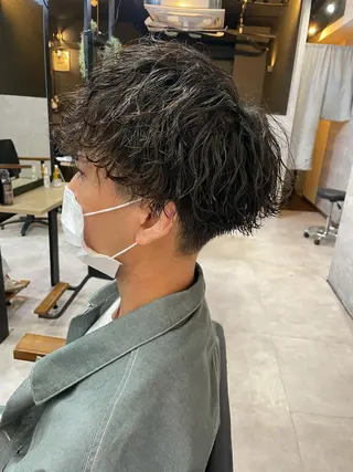 ショート パーマ メンズ 勝毛 広貴のヘアスタイル