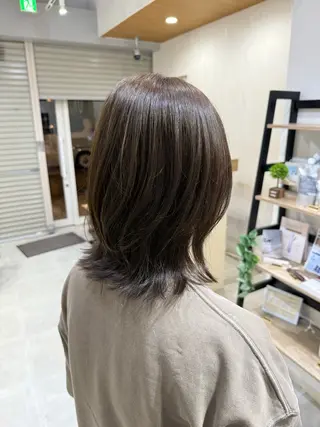 ミディアム カラー 島 歩那のヘアスタイル