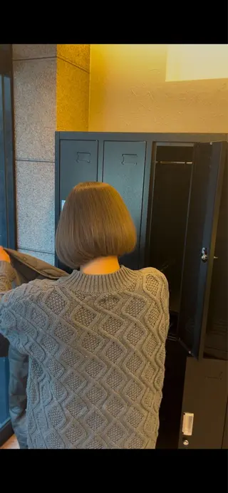 ミディアム 西田辺/ タカスナオヤのヘアスタイル