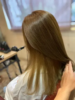 ロング カラー ERIKO Tのヘアスタイル
