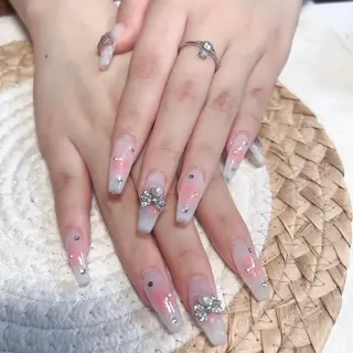 ネイル Maggie Nail🦩のネイルデザイン