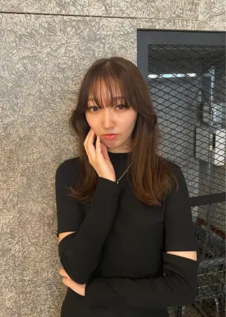 カラー 韓国ヘア レイヤーカットのヘアスタイル