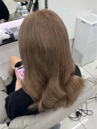 セミロング カラー Nene /Roverのヘアスタイル