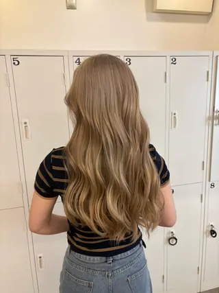 ロング カラー OMURA MINORIのヘアスタイル