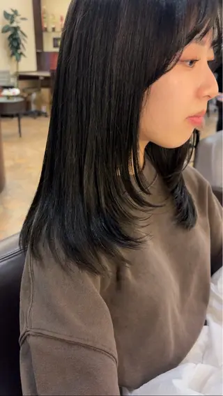 セミロング ひらの ももかのヘアスタイル