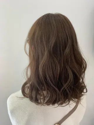 セミロング カラー 地毛風ストレート/ 髪質改善/榎本流行のヘアスタイル