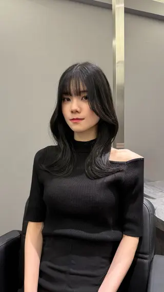 セミロング 江藤貴基 レイヤー カット【駅徒歩⑥歩】のヘアスタイル