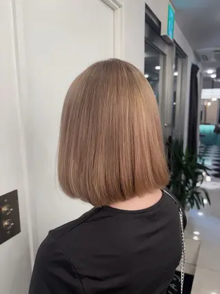 セミロング カラー 🩶ナチュラル ハイトーン/はちすのヘアスタイル