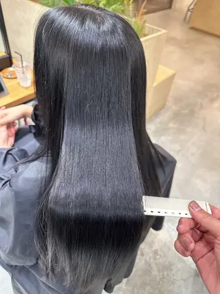 カラー naoya .のヘアスタイル