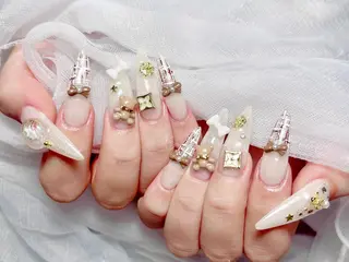 ネイル 🦋 Queenieのネイルデザイン