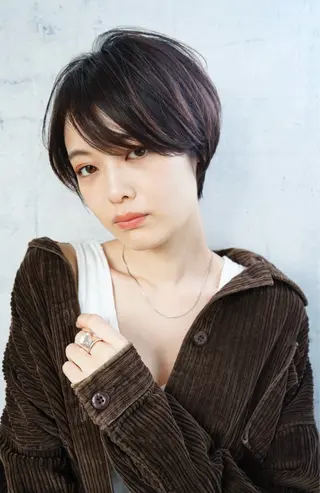 ショート 🪐脱白髪染め 🪐松尾菜々美のヘアスタイル