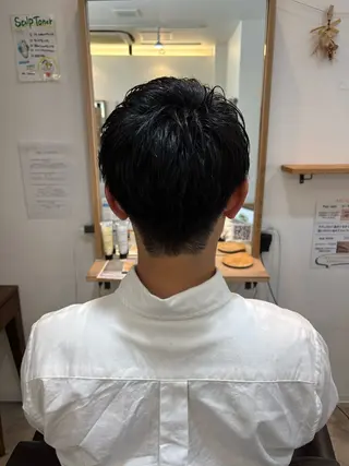 メンズ RISE SWELL 江坂momoneのヘアスタイル