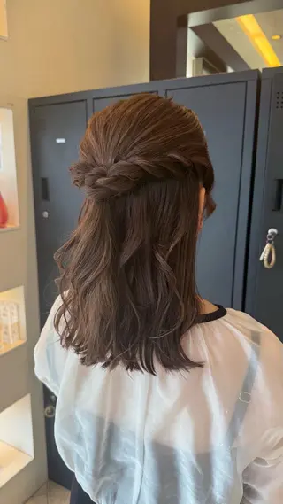 ヘアアレンジ ヘアセット/ブリーチ カラー🩰SEINAのヘアスタイル