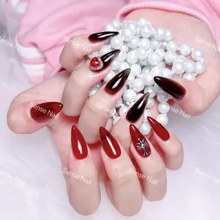 ネイル Queening 🦋のネイルデザイン