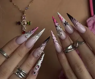 ネイル Miya🎀 nailのネイルデザイン