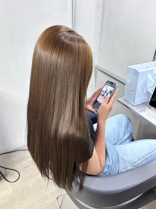 ロング Miharu / ニュアンスカラーのヘアスタイル