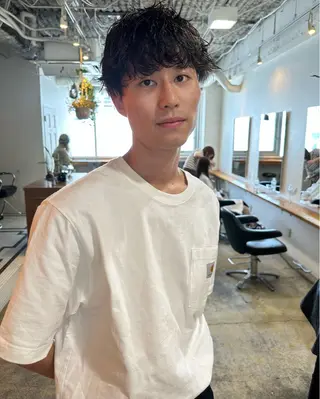 ショート パーマ メンズ グランジヘア 無造作ヘアHYUGAのヘアスタイル