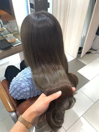 ロング カラー 青沼夏未/オリーブ/ 寒色カラーのヘアスタイル