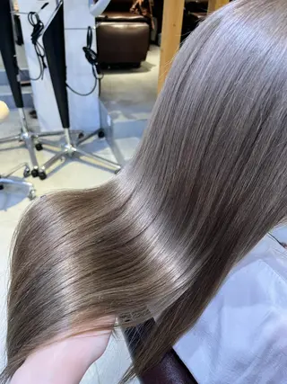 ロング 川口 絵理のヘアスタイル