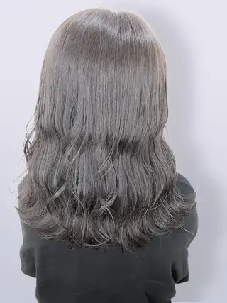 セミロング カラー 岡田 聖也のヘアスタイル