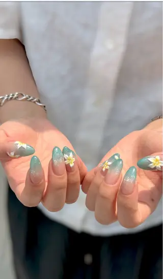 ネイル emunail あやかのネイルデザイン